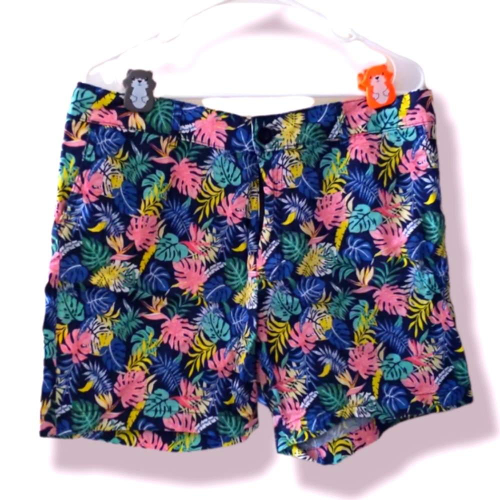 Tropical patterned shorts